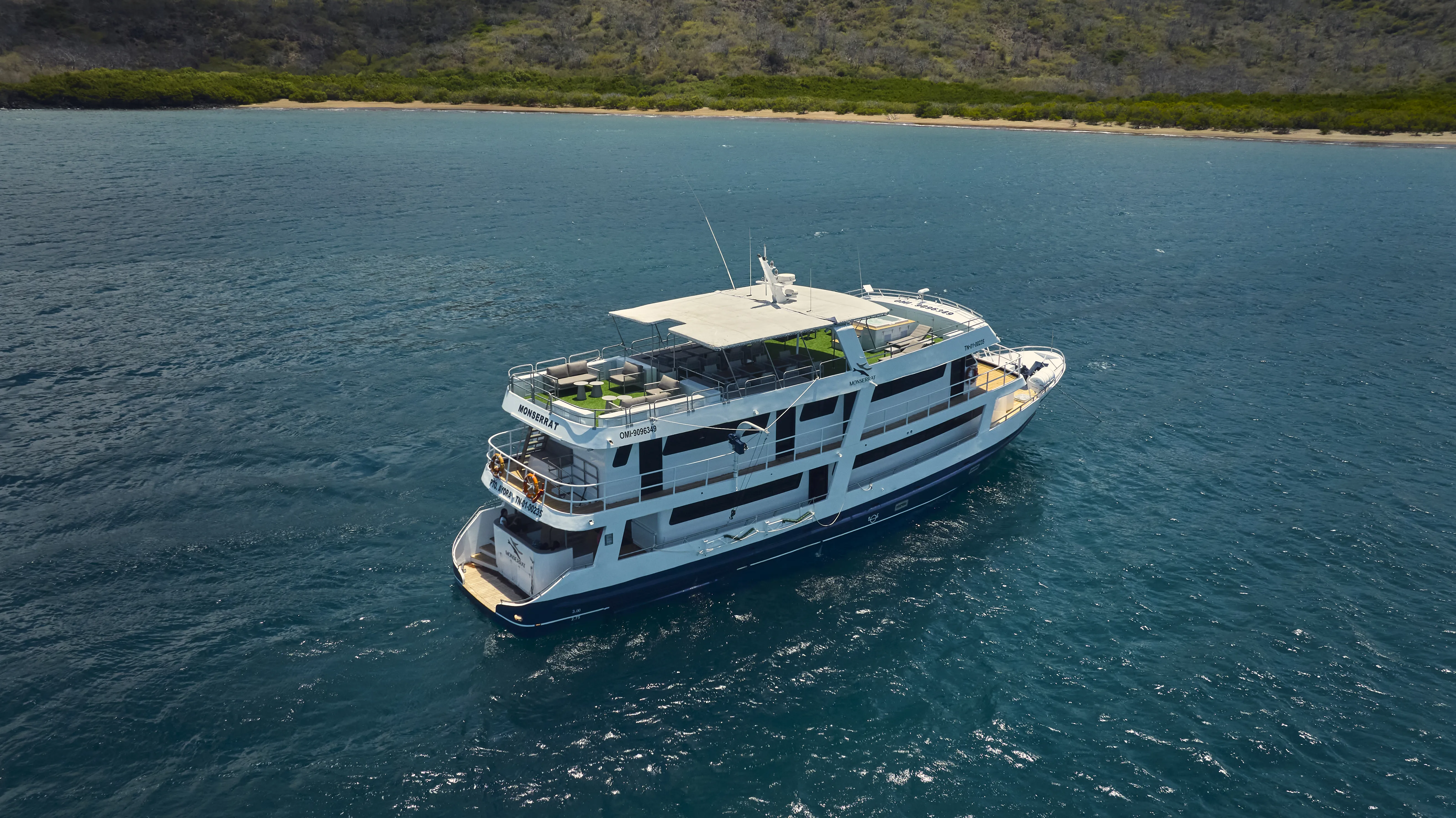 Monserrat Motor Yacht Panoraics (25) Monserrat Motor Yacht Panoraics (25)