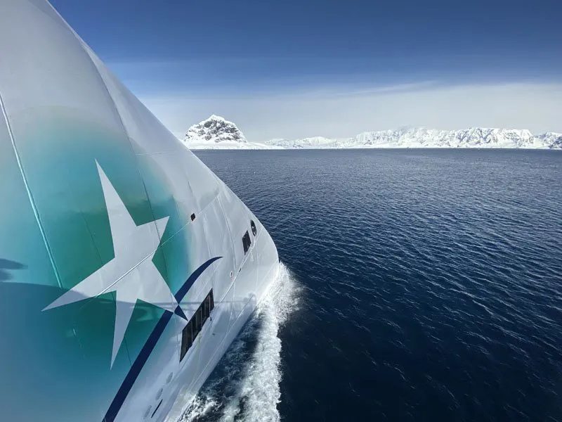 Aurora Expeditions Greg Mortimer12