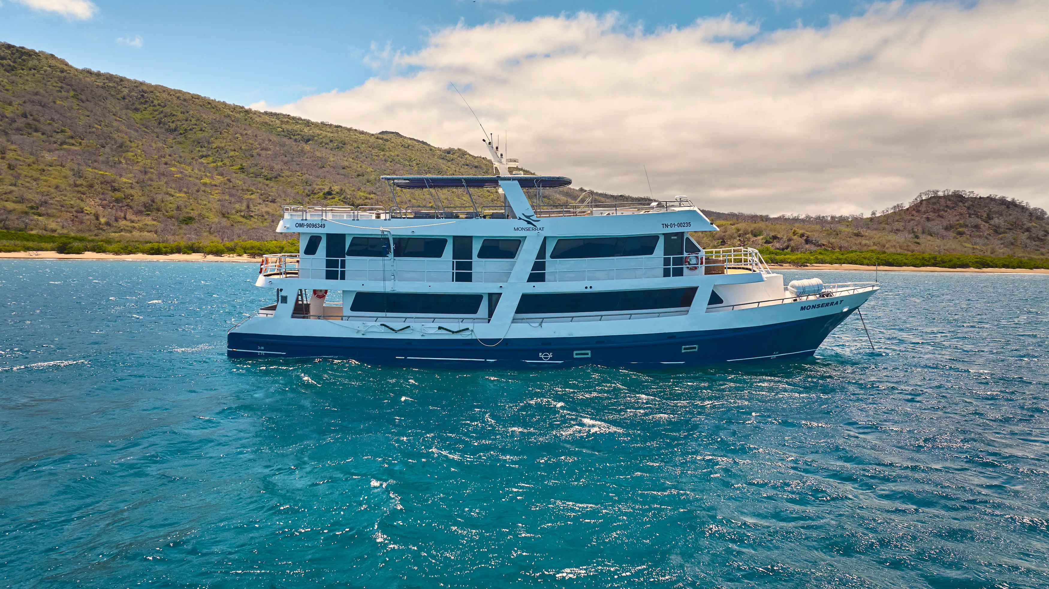 Monserrat Motor Yacht Panoraics (27) Monserrat Motor Yacht Panoraics (27)