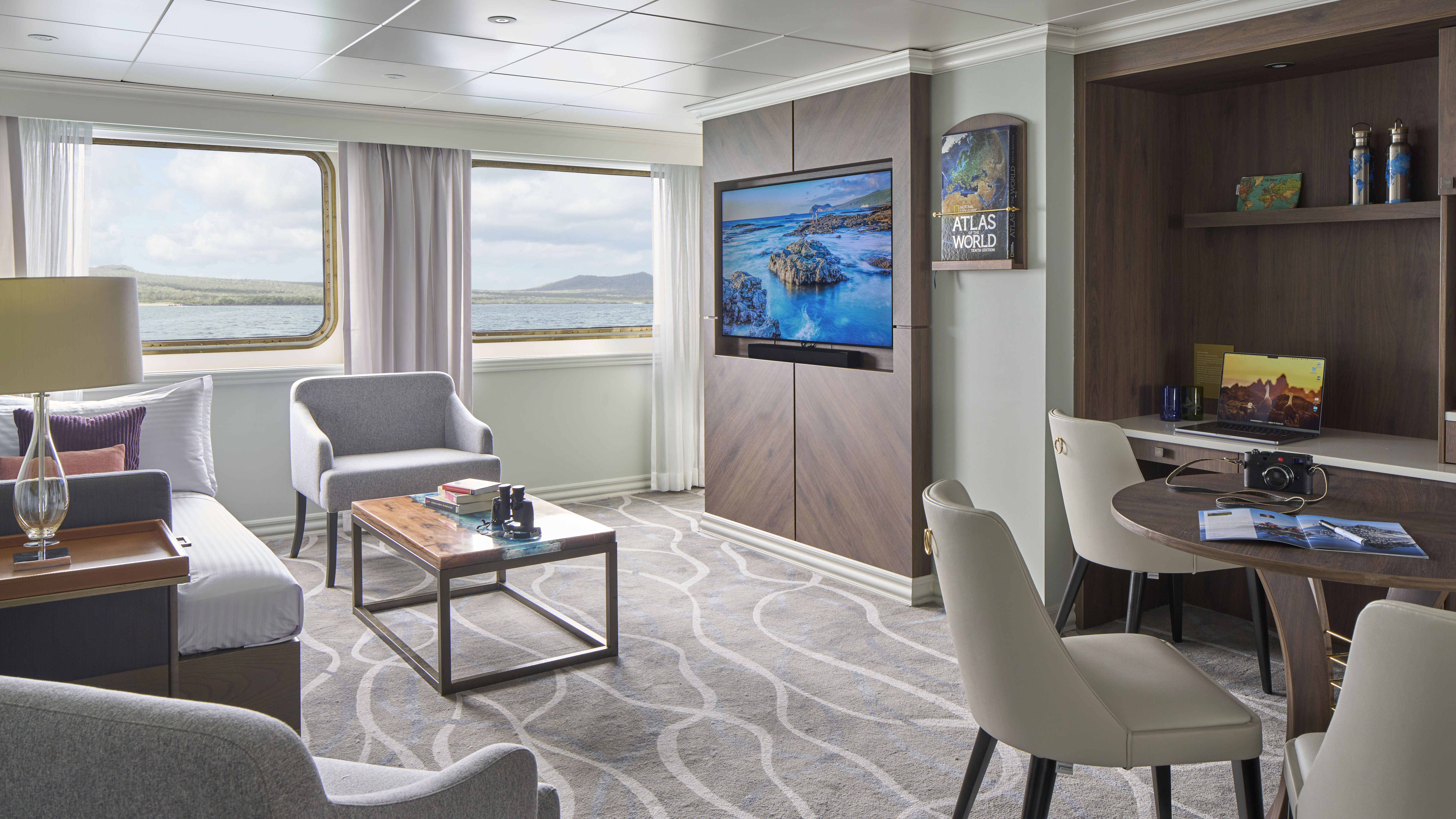 LEX Ship NG Islander II Cabin Cat IS 00020