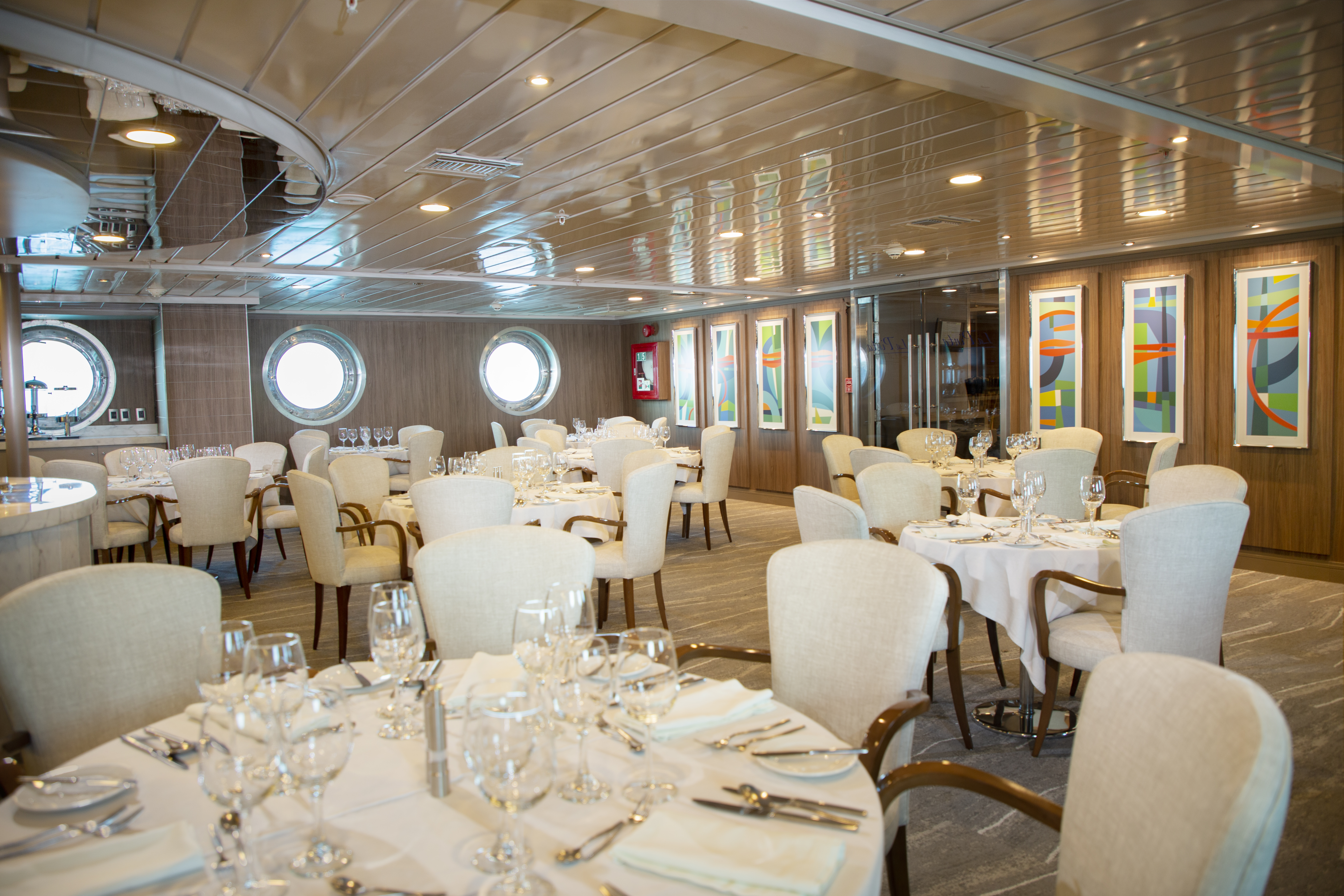Yacht La Pinta Restaurant Yacht La Pinta Restaurant