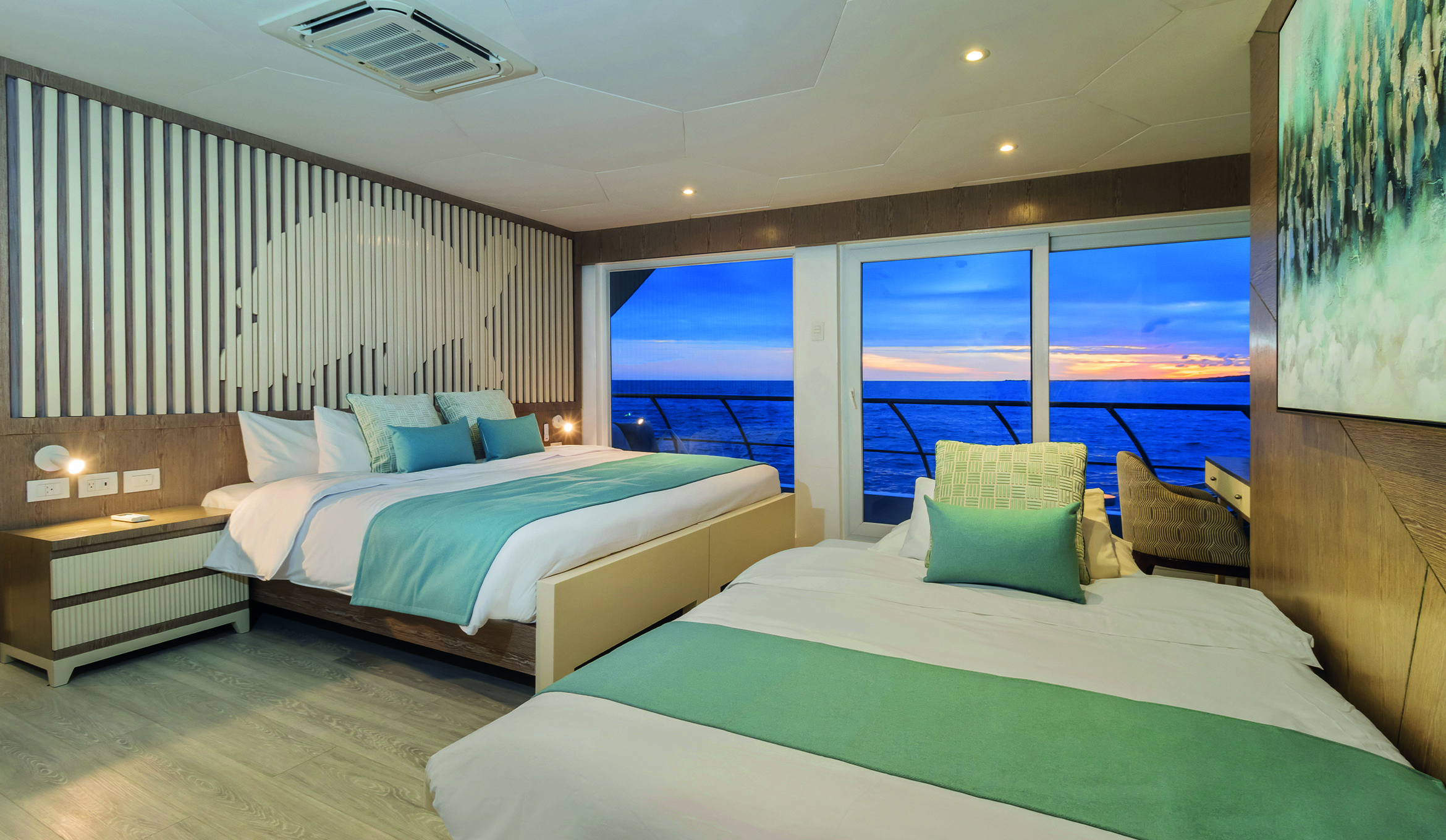 Triple Cabin Elite Triple Cabin Elite