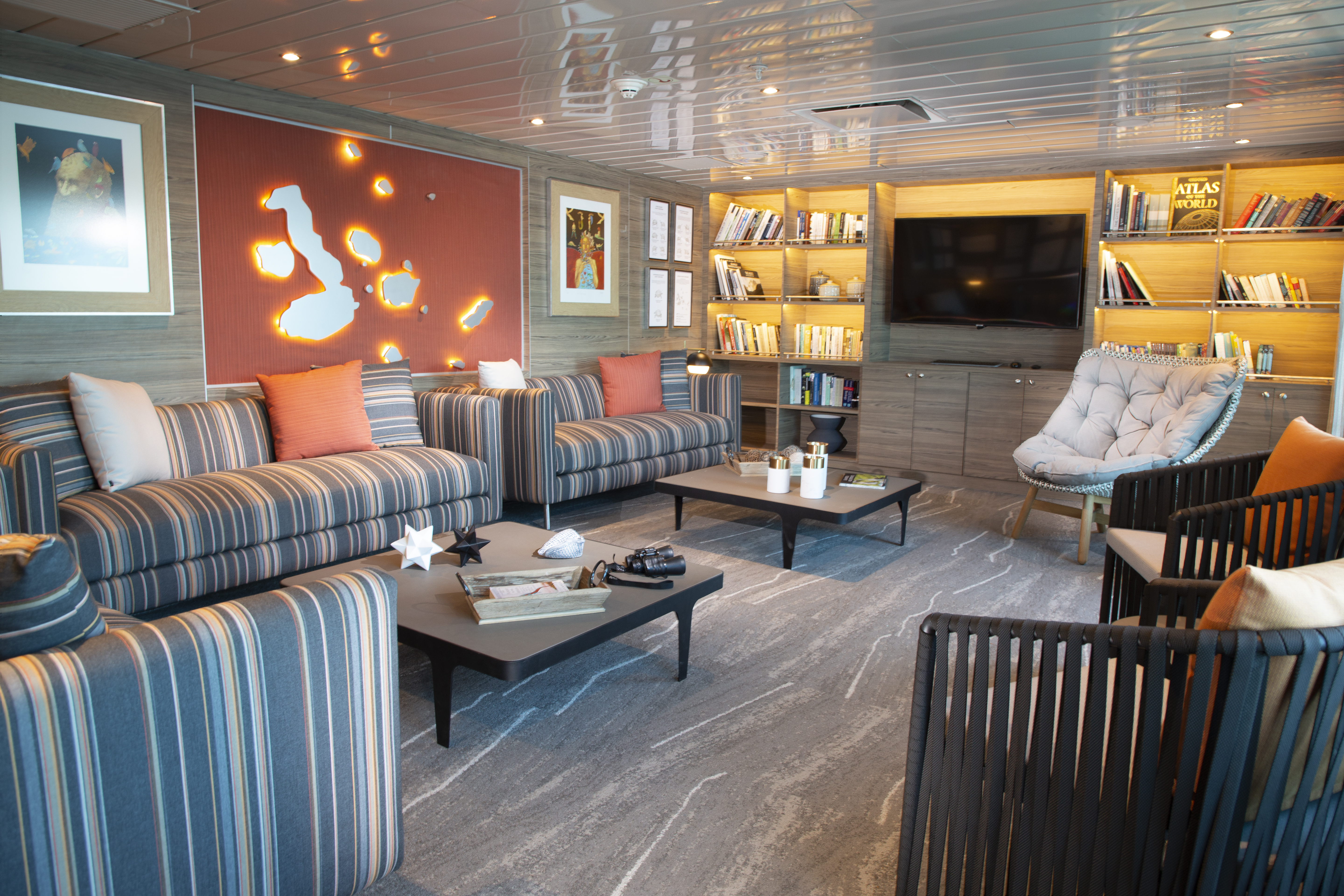 Yacht La Pinta Expedition Room Yacht La Pinta Expedition Room