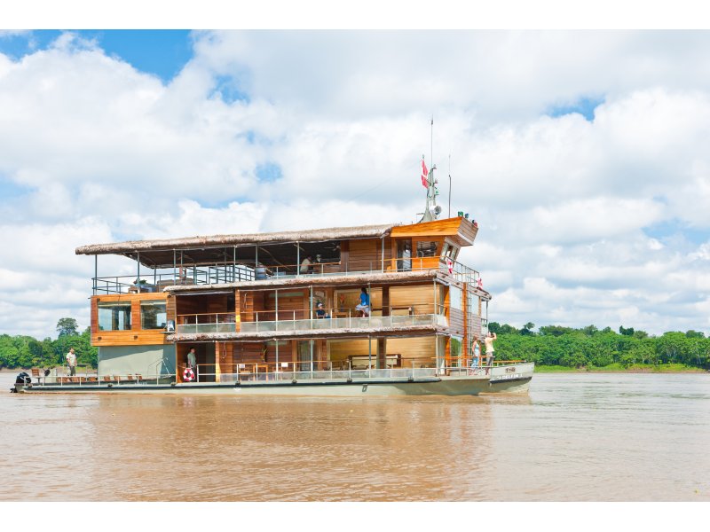 Delfin I On The River