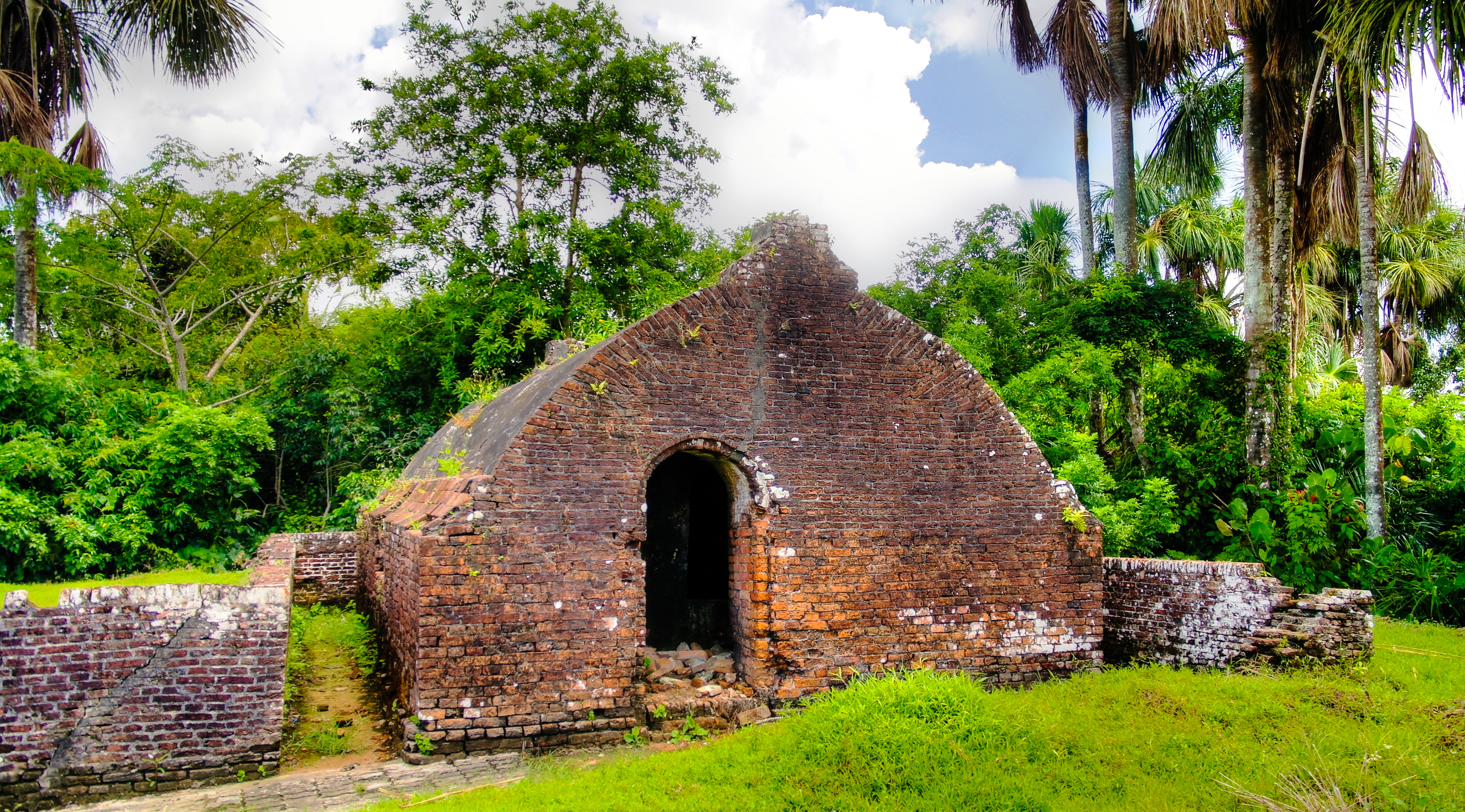 Guyana_Zeeland_Fort_Dutch_Ruins_Essequibo