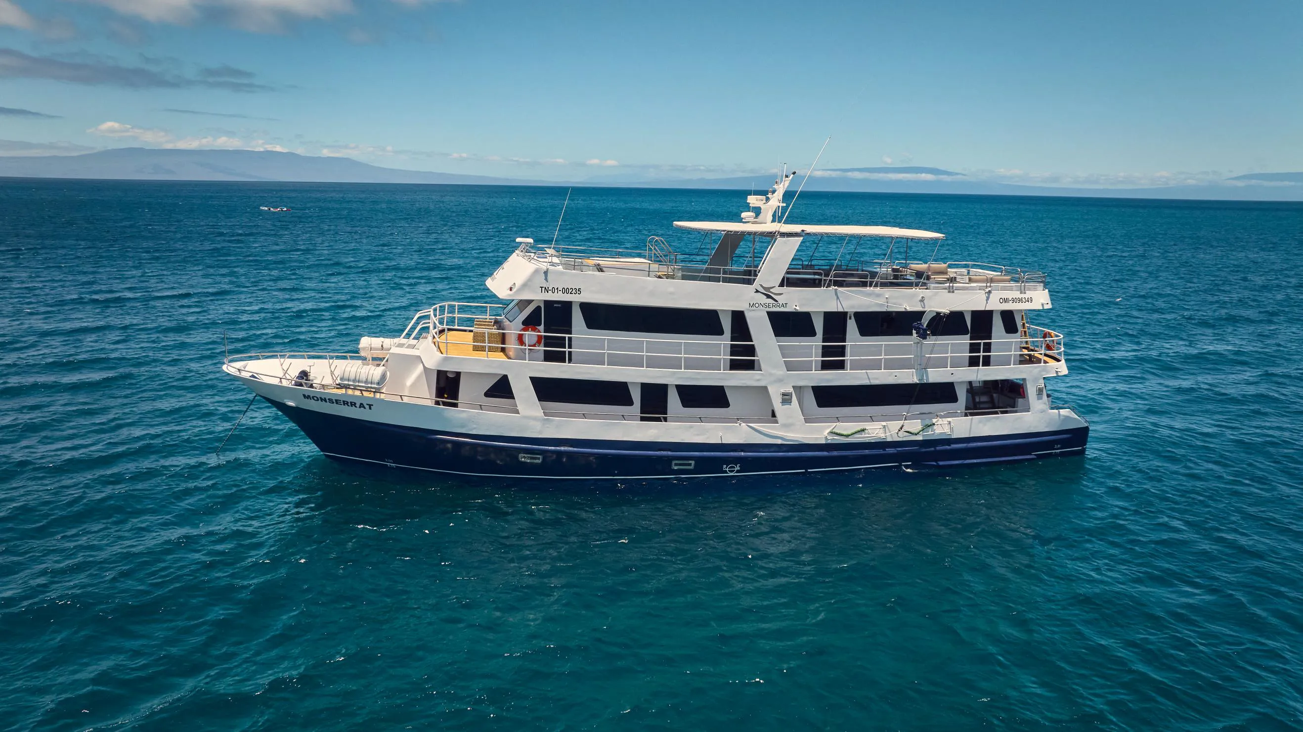 Monserrat Motor Yacht Panoraics (29) Monserrat Motor Yacht Panoraics (29)