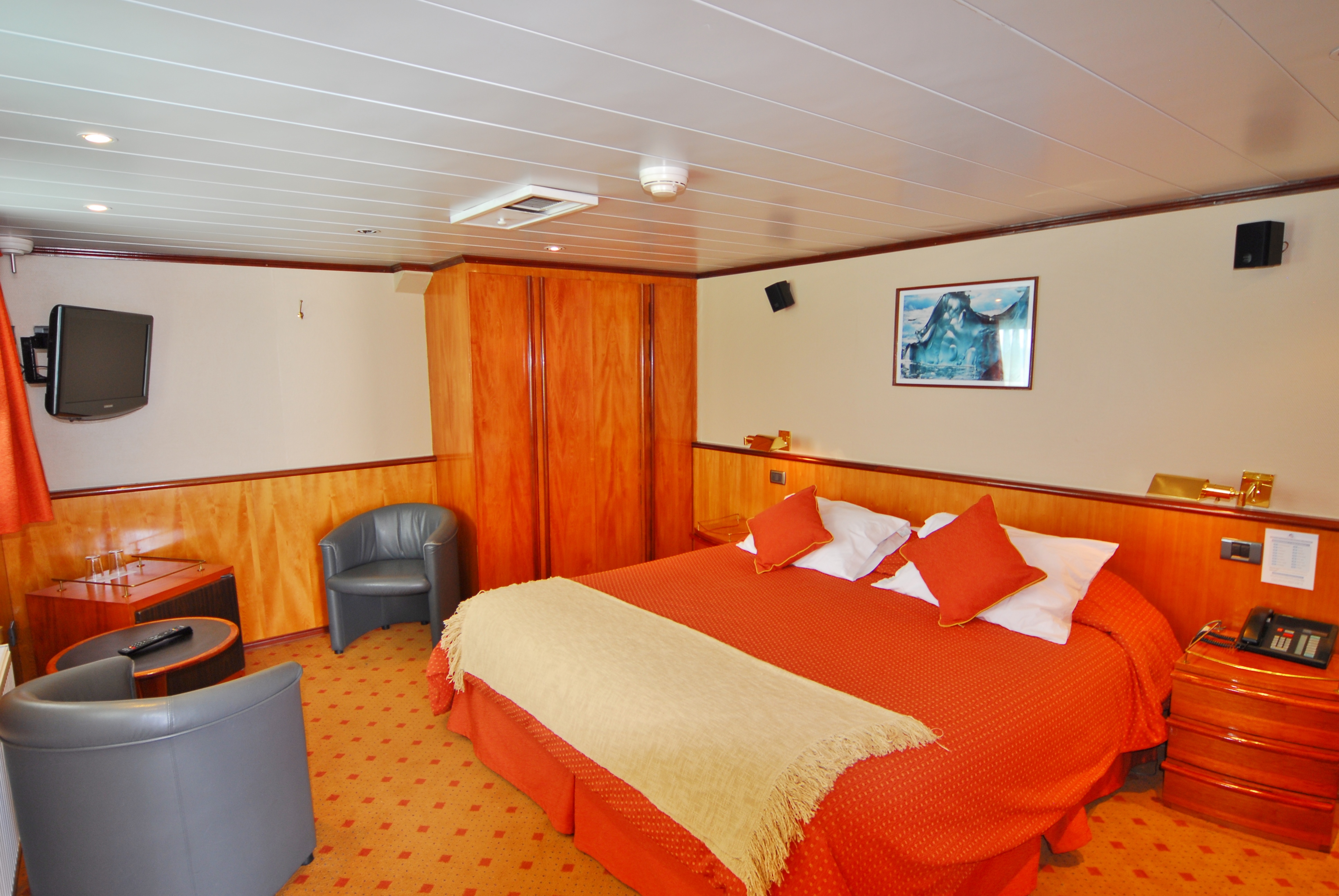 Cabina Nº503 Cubierta Athos, Suite Junior, Cama Tamaño Queen Cabina Nº503 Cubierta Athos, Suite Junior, Cama Tamaño Queen