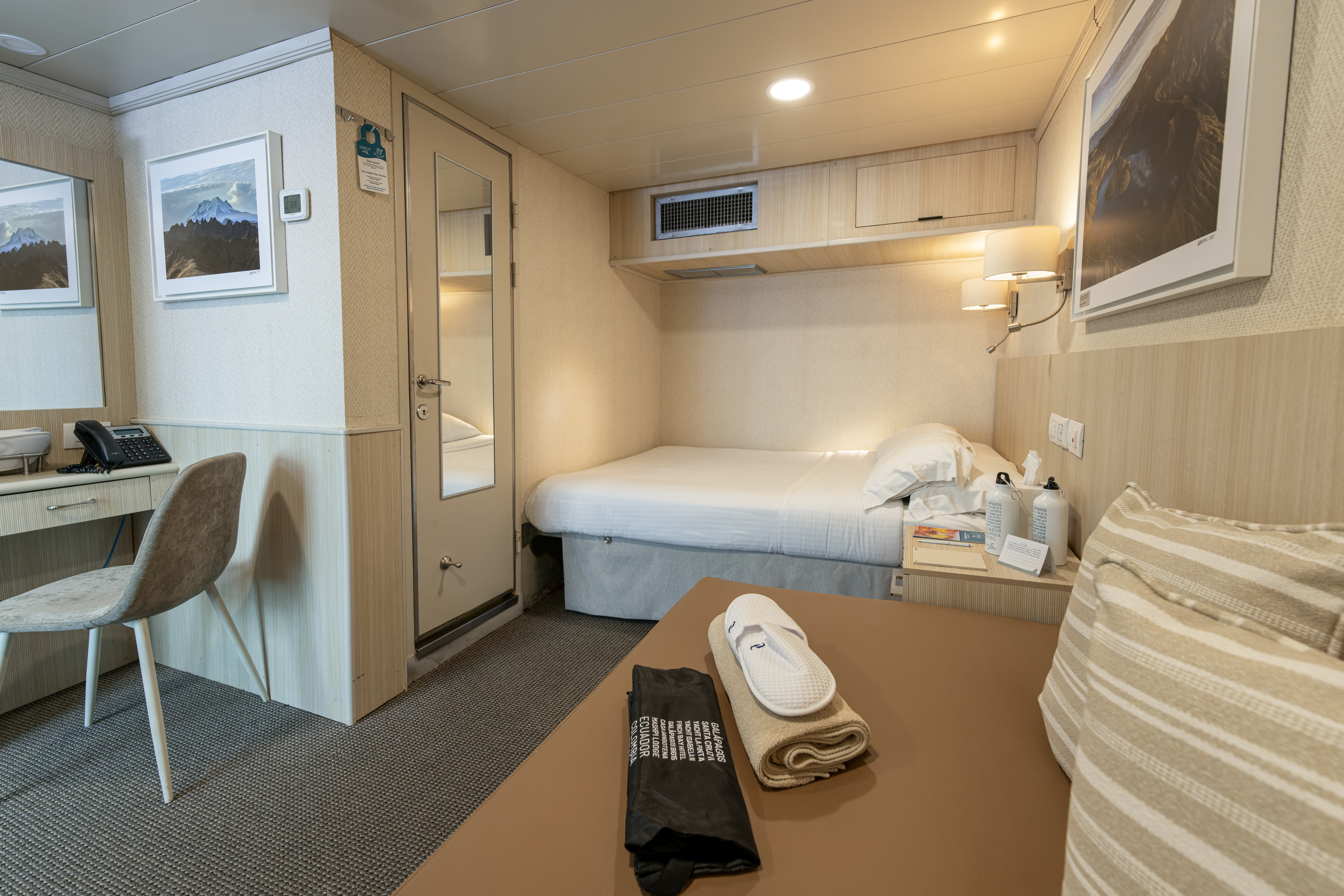 Yacht Isabela II Classic Family Cabin 3 Yacht Isabela II Classic Family Cabin 3