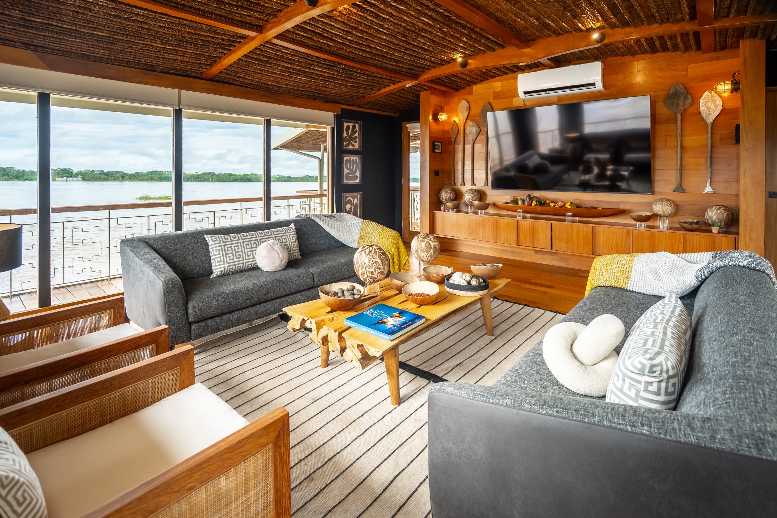 008 Delfin I Lounge Scaled
