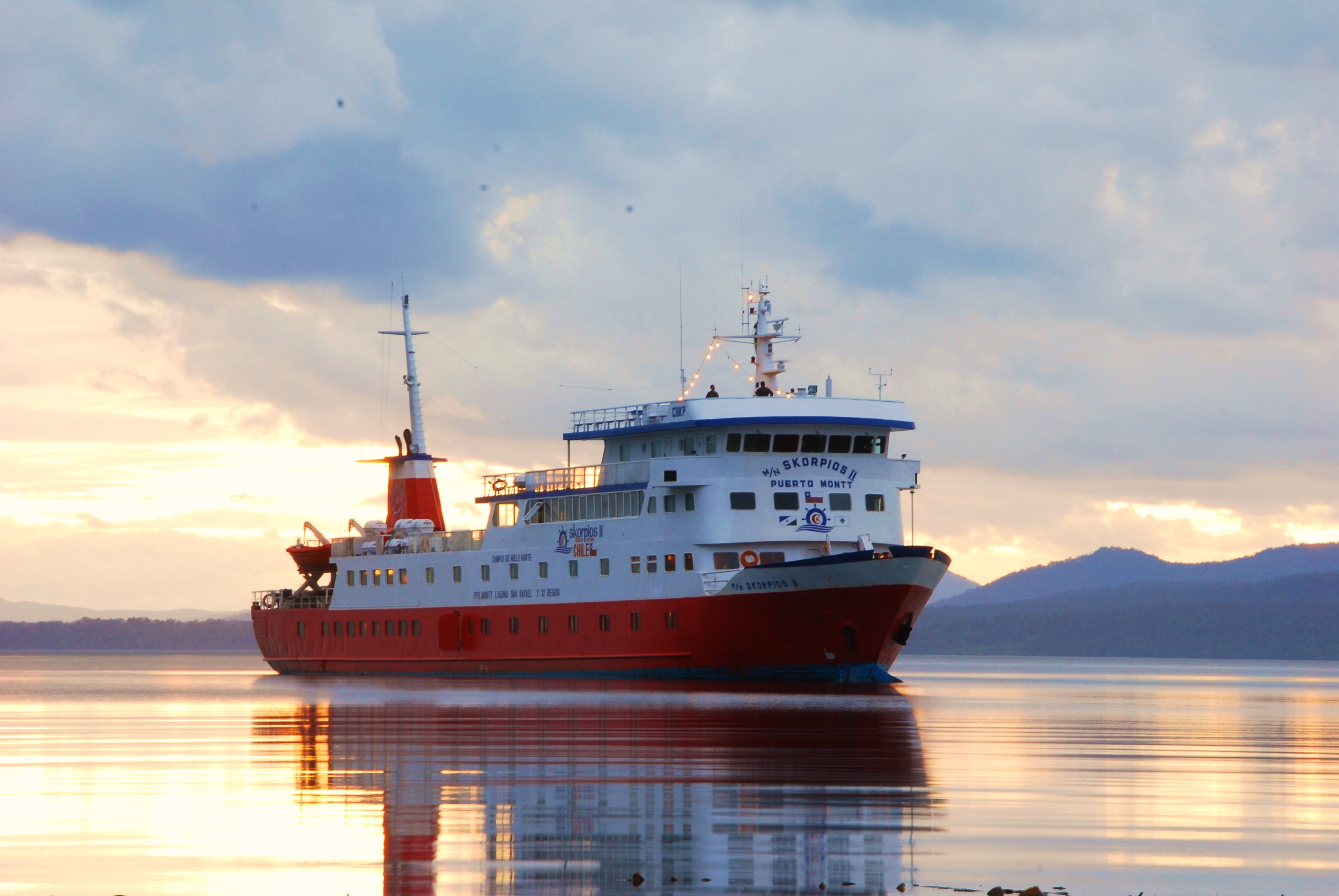 Skorpios Ship Patagonia (1)
