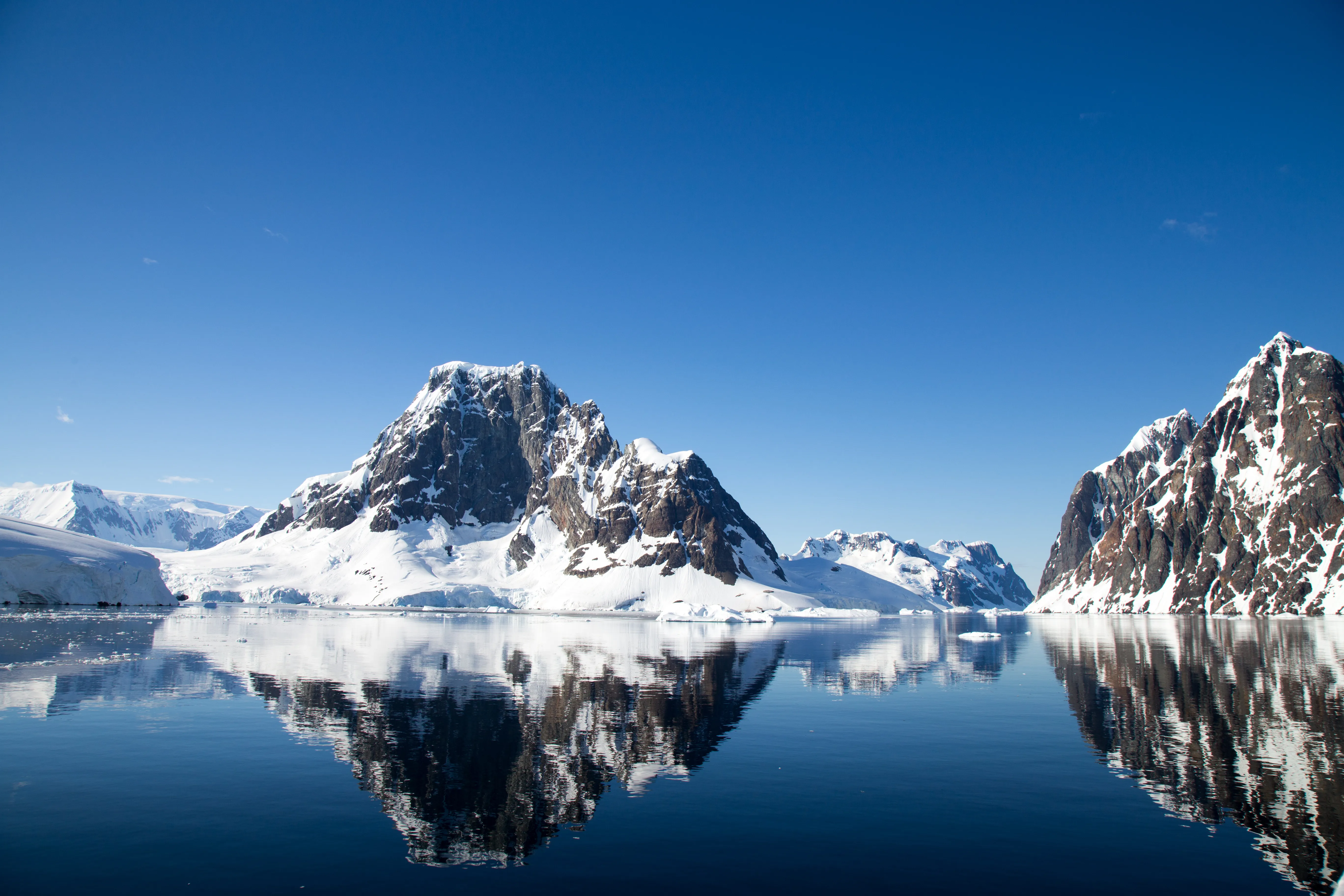The Lemaire Channel, Antarctica (1)
