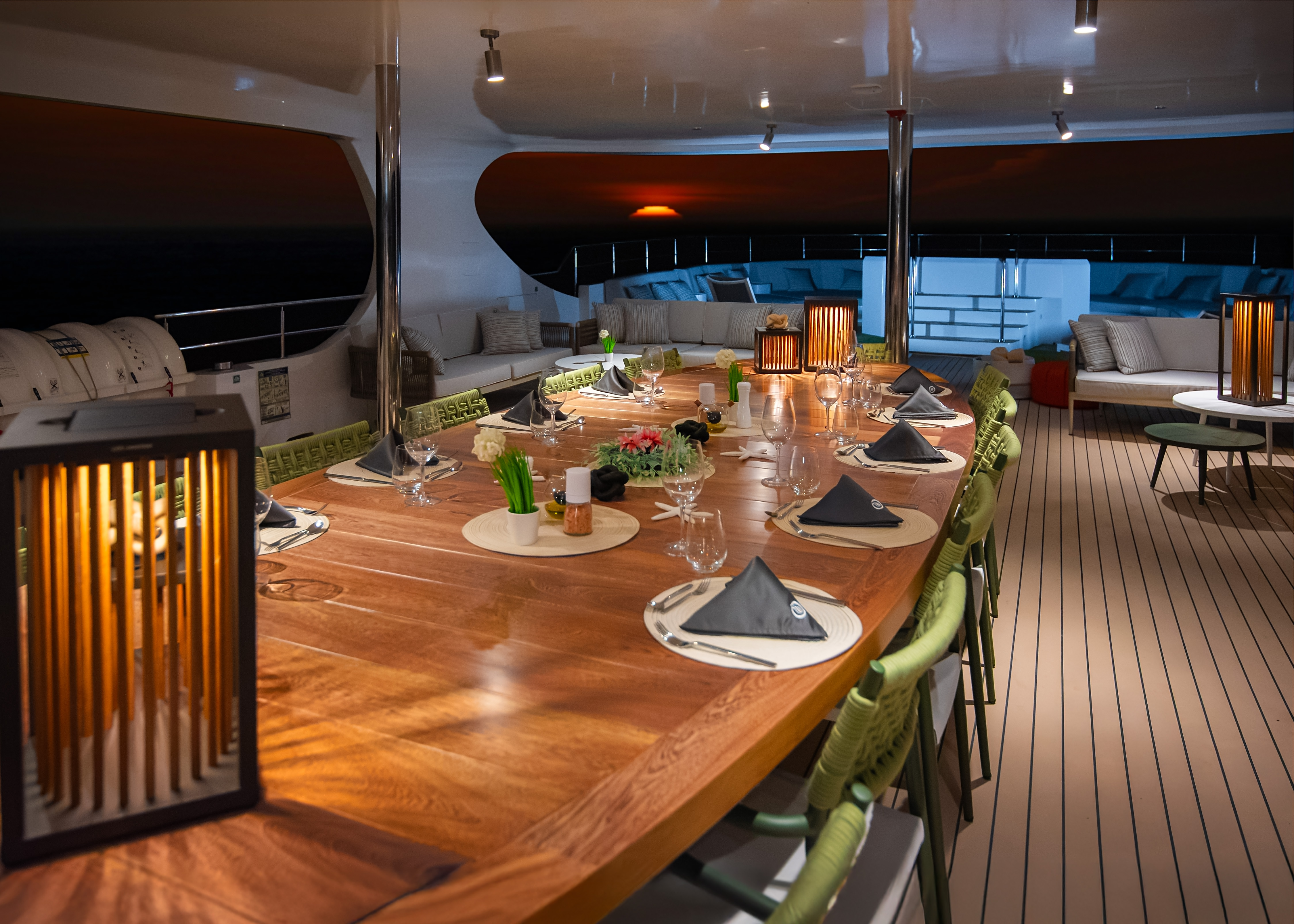 Tribute Sundeck At Night Tribute Sundeck At Night